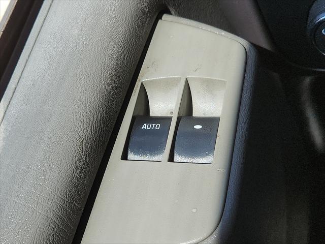 Photo of 2014 Summit White Chevrolet Express 2500
