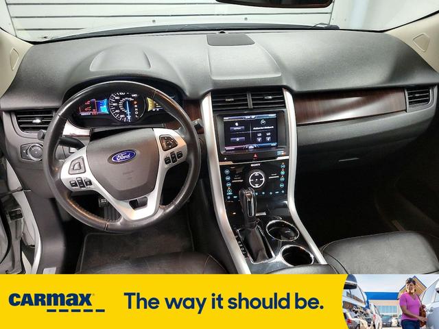 Photo of 2013 Silver Ford Edge