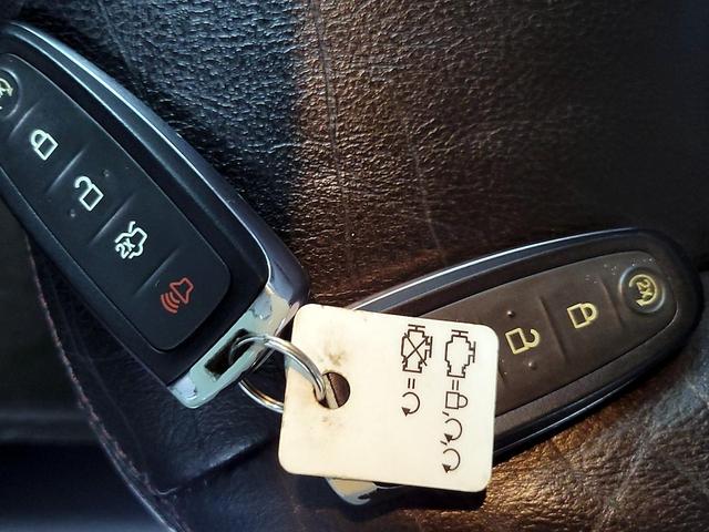 Photo of 2013 Silver Ford Edge