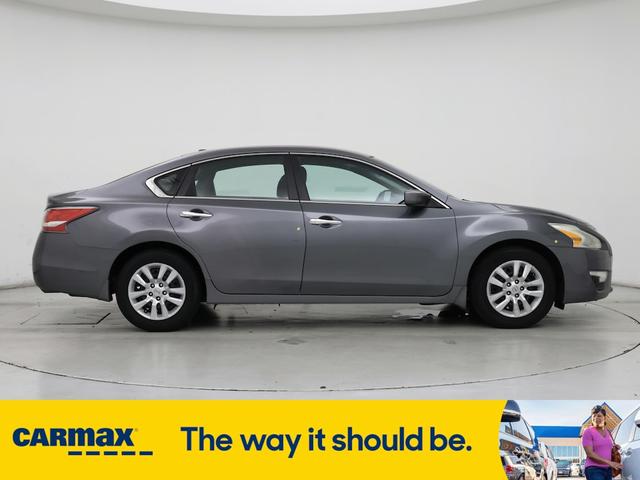 Photo of 2015 Gray Nissan Altima