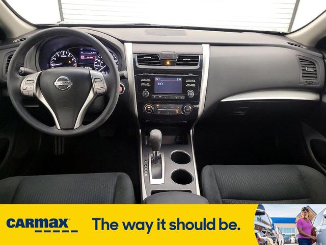 Photo of 2015 Gray Nissan Altima