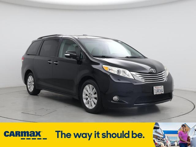 Photo of 2014 Black Toyota Sienna