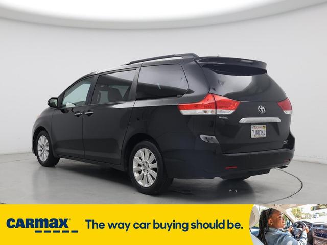 Photo of 2014 Black Toyota Sienna