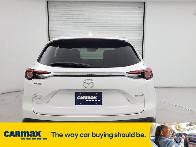 Photo of 2022 White Mazda CX-9