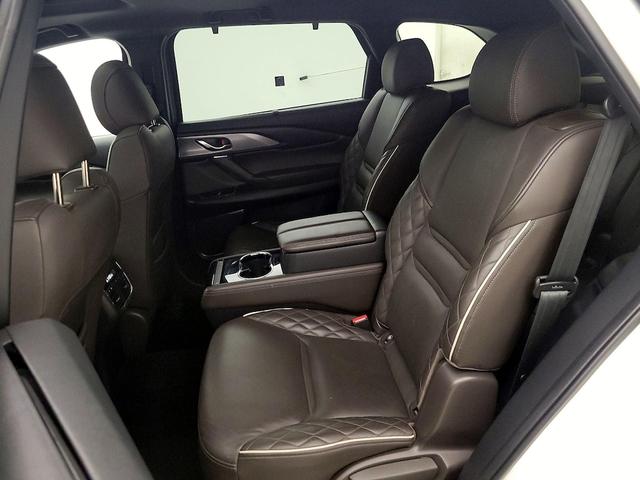 Photo of 2022 White Mazda CX-9
