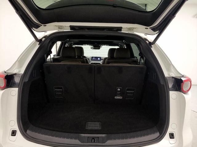 Photo of 2022 White Mazda CX-9