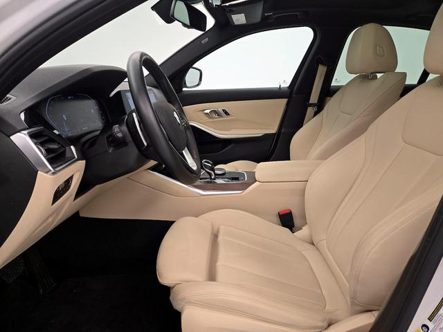 Photo of 2021 White BMW 330e