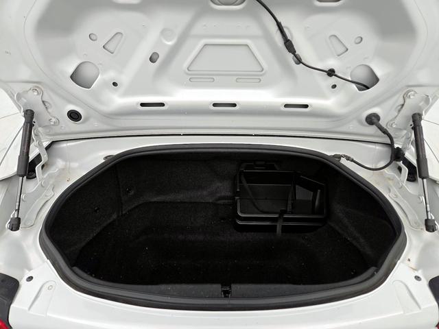 Photo of 2017 White Mazda MX-5 Miata