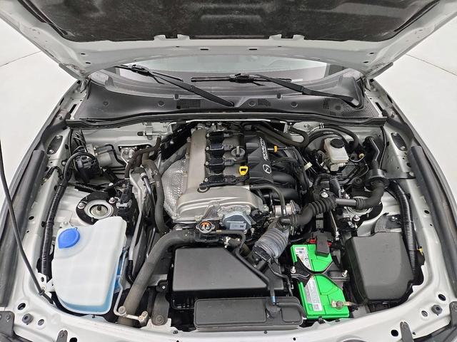 Photo of 2017 White Mazda MX-5 Miata