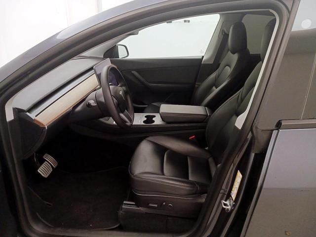 Photo of 2022 Gray Tesla Model Y
