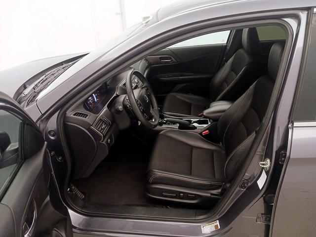 Photo of 2016 Gray Honda Accord