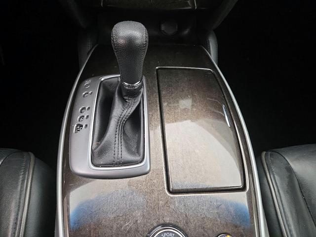 Photo of 2015 Gray INFINITI QX60