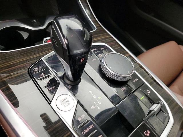 Photo of 2020 Gray BMW X7