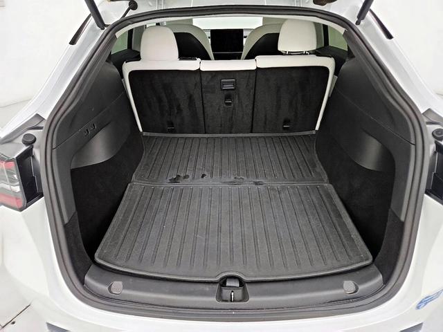 Photo of 2020 White Tesla Model Y
