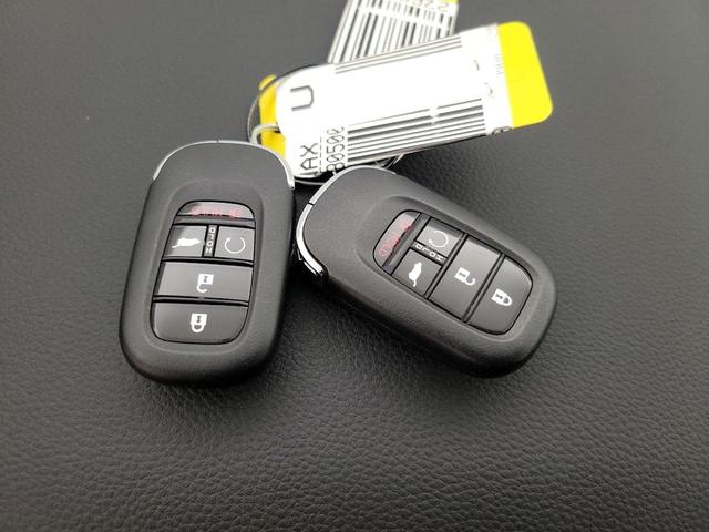 Photo of 2024 White Honda Pilot
