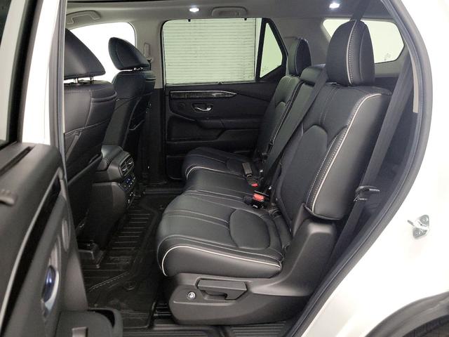 Photo of 2024 White Honda Pilot