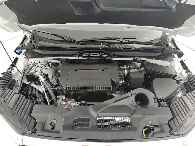 Photo of 2024 White Honda Pilot