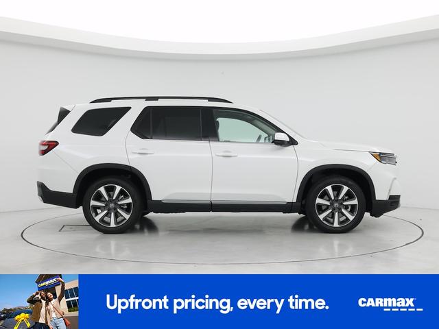 Photo of 2024 White Honda Pilot
