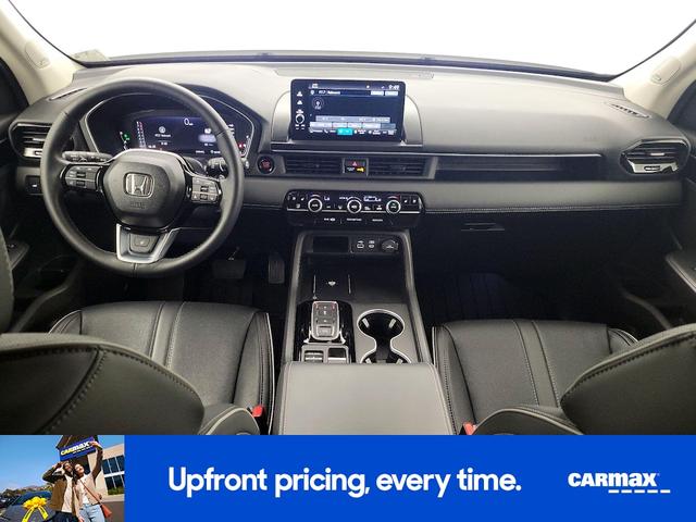 Photo of 2024 White Honda Pilot