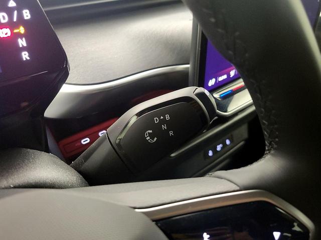 Photo of 2025 White Volkswagen ID. Buzz