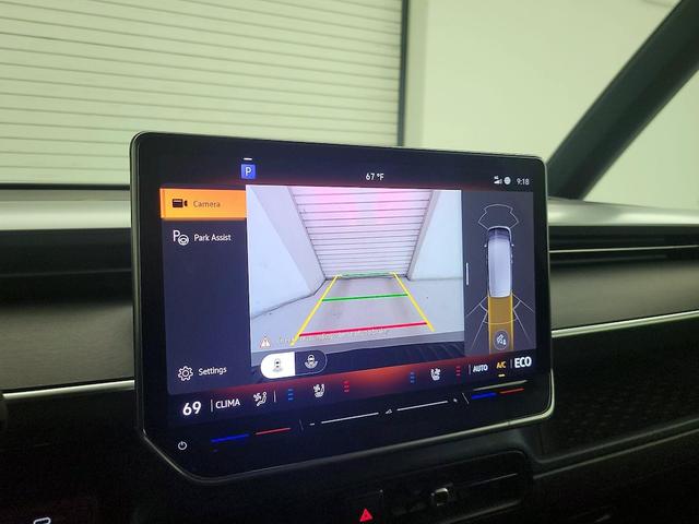 Photo of 2025 White Volkswagen ID. Buzz