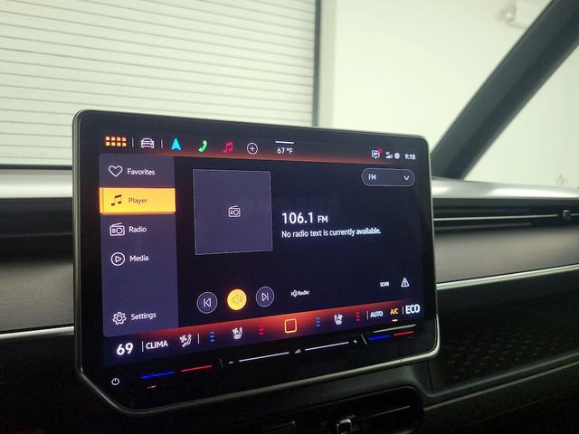 Photo of 2025 White Volkswagen ID. Buzz