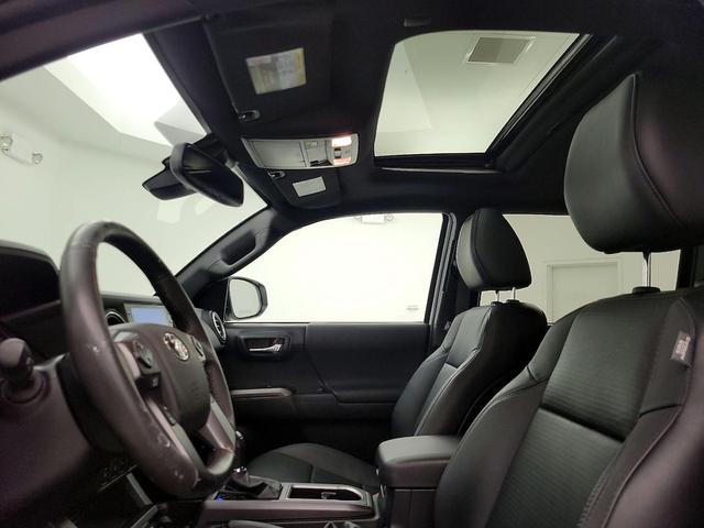 Photo of 2022 White Toyota Tacoma