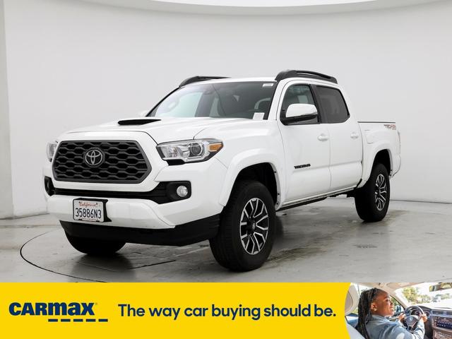 Photo of 2022 White Toyota Tacoma