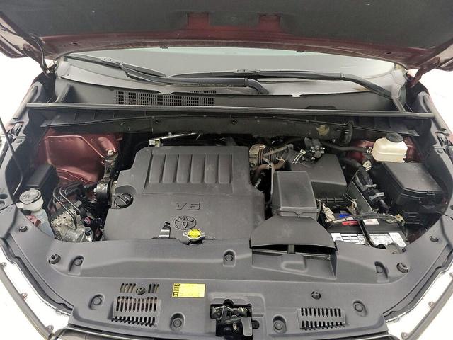 Photo of 2015 Burgundy Toyota Highlander