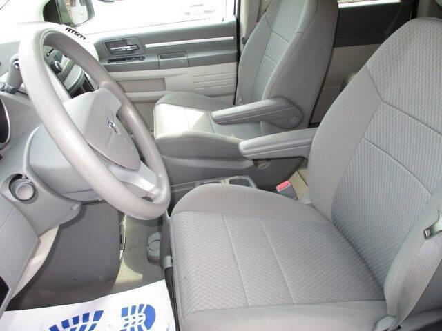 Photo of 2010 Off White Dodge Grand Caravan