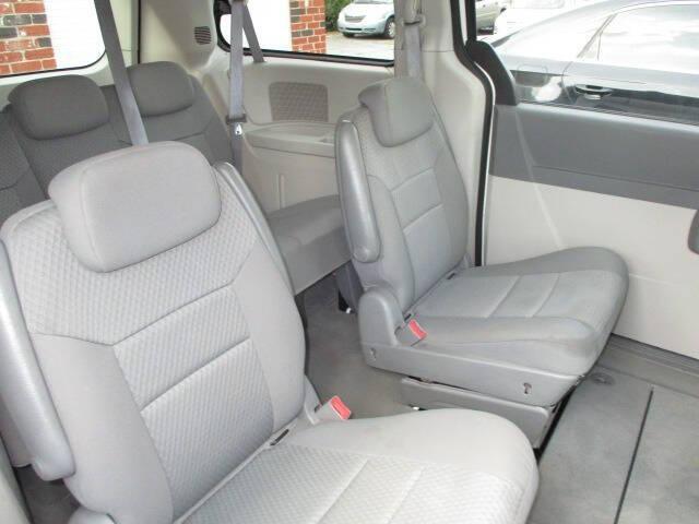 Photo of 2010 Off White Dodge Grand Caravan