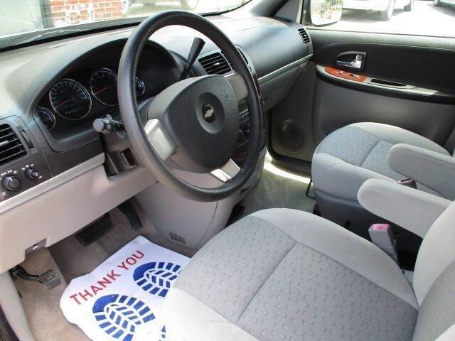 Photo of 2008 Slate Metallic Chevrolet Uplander