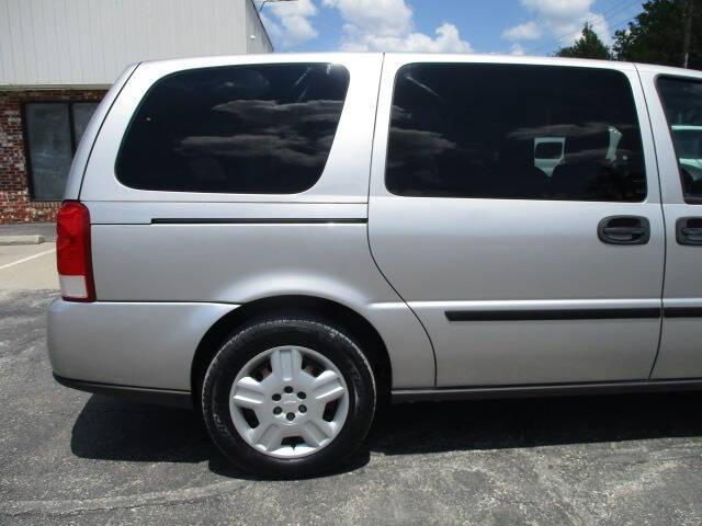 Photo of 2008 Slate Metallic Chevrolet Uplander