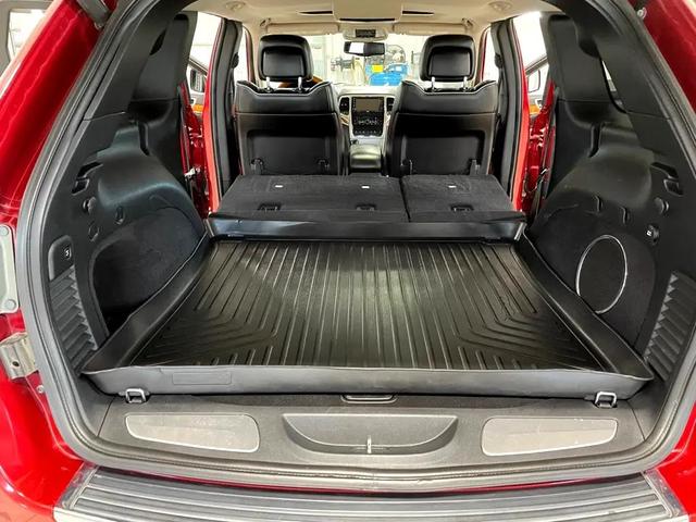 Photo of 2011 RED Jeep Grand Cherokee