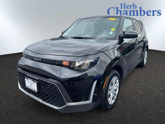 Photo of 2025 Fusion Black Kia Soul