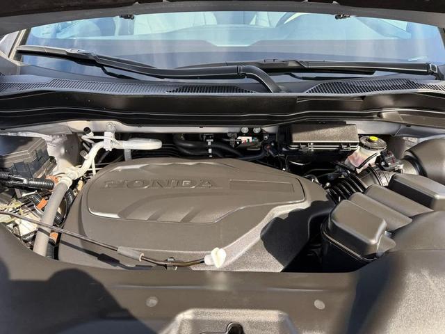 Photo of 2022 Lunar Silver Metallic Honda Passport