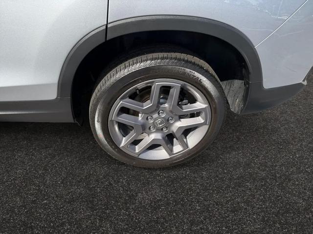 Photo of 2022 Lunar Silver Metallic Honda Passport