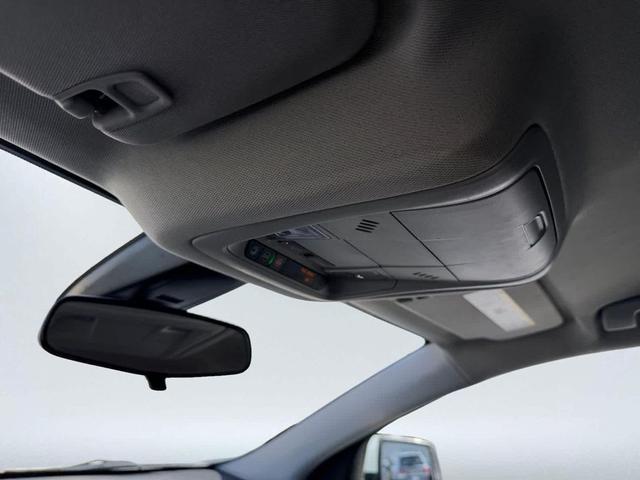 Photo of 2022 Summit White GMC Acadia