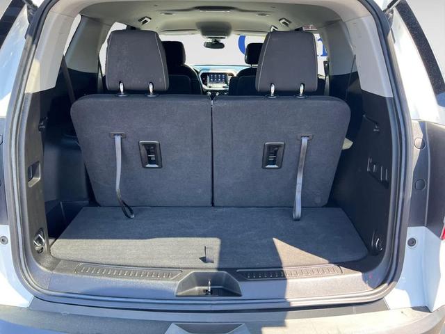 Photo of 2022 Summit White GMC Acadia
