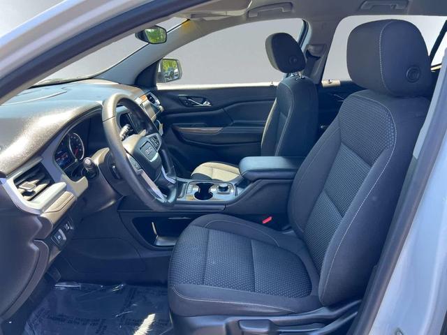 Photo of 2022 Summit White GMC Acadia