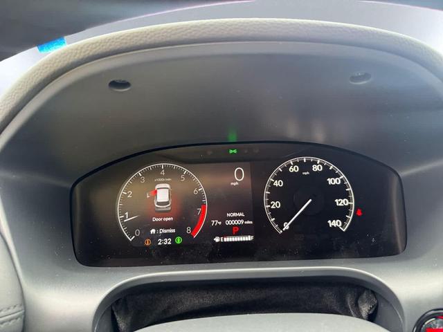 Photo of 2026 Platinum White Pearl Honda HR-V