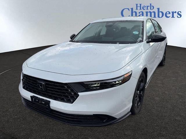 Photo of 2025 Platinum White Pearl Honda Accord