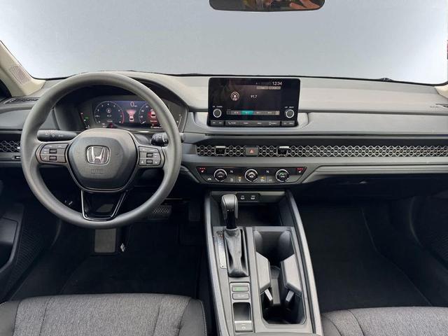 Photo of 2025 Platinum White Pearl Honda Accord