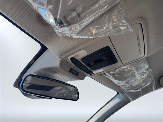 Photo of 2025 Solar Silver Metallic Honda Accord