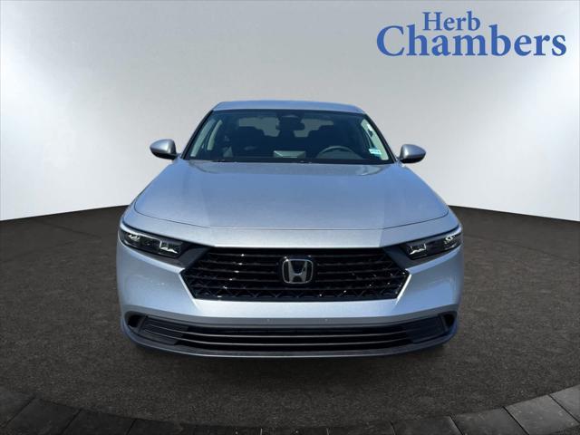 Photo of 2025 Solar Silver Metallic Honda Accord