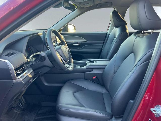 Photo of 2024 Ruby Flare Pearl Toyota Grand Highlander