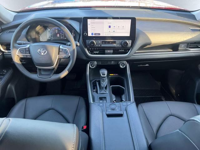 Photo of 2024 Ruby Flare Pearl Toyota Grand Highlander