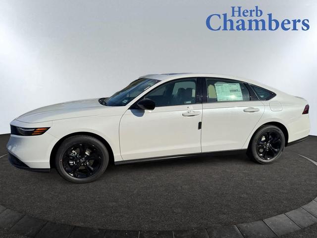 Photo of 2025 Platinum White Pearl Honda Accord