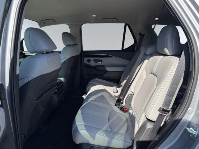 Photo of 2025 Lunar Silver Metallic Honda Pilot