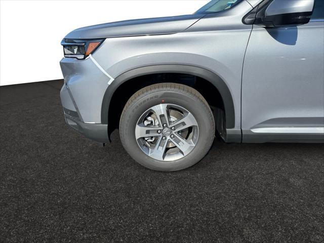 Photo of 2025 Lunar Silver Metallic Honda Pilot